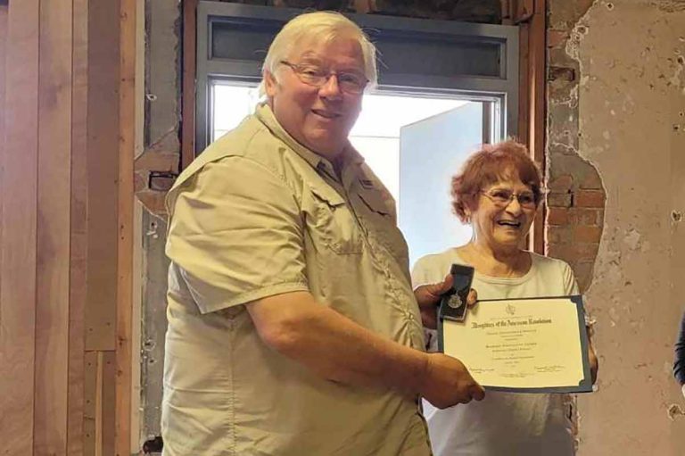 Fort Greenville DAR Awards the DAR Excellence In Historical Preservation Award