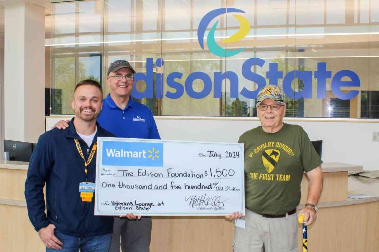 Edison State Receives Walmart Grant for Veterans’ Lounge