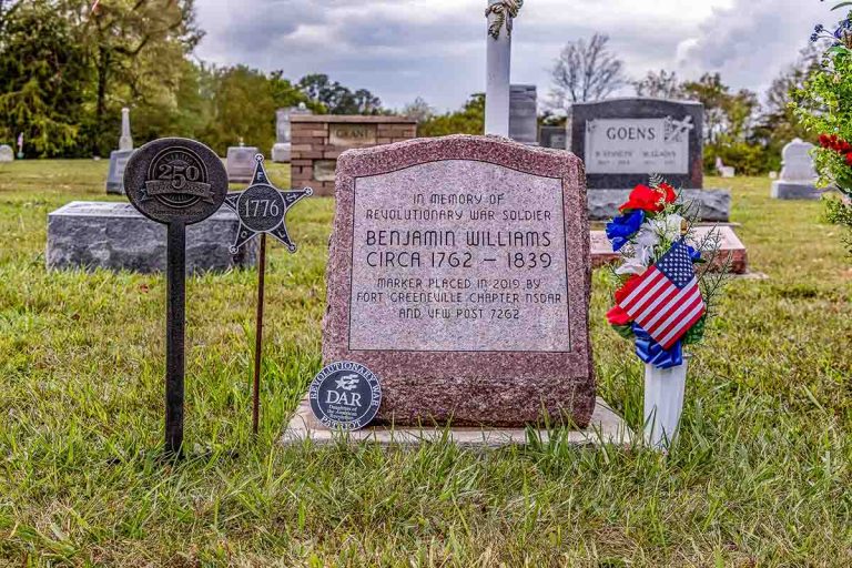 Fort GreeneVille DAR Dedicate Ohio Underrepresented Patriot Marker