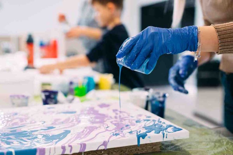 Anna Bier Gallery Invites to Creativity with Paint Pouring Workshop