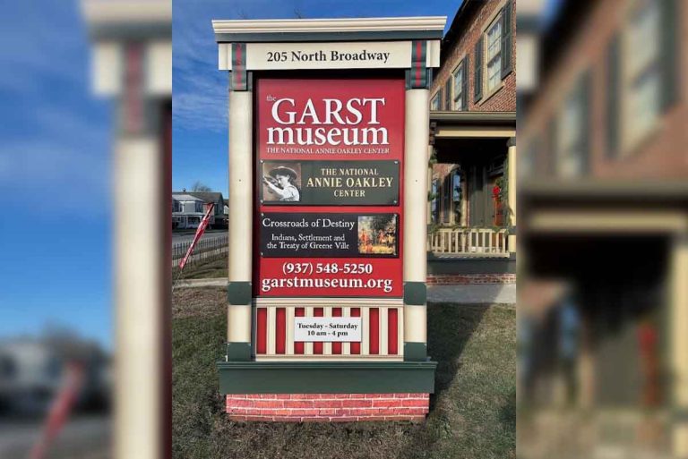 Garst Museum Thanks Coppock-Hole For New Sign